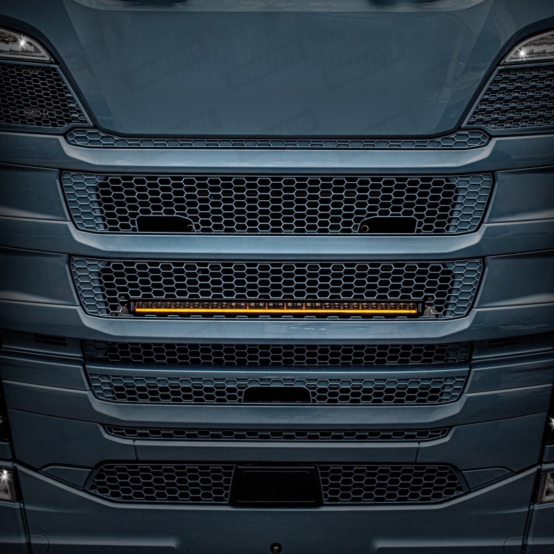 LED-riba komplekt SR 32'' (Scania next gen grill)