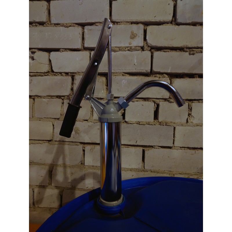Hand pump for tank