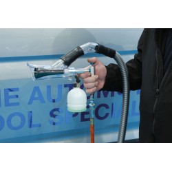 Tornaado puhastaja koos vaakum otsaga
