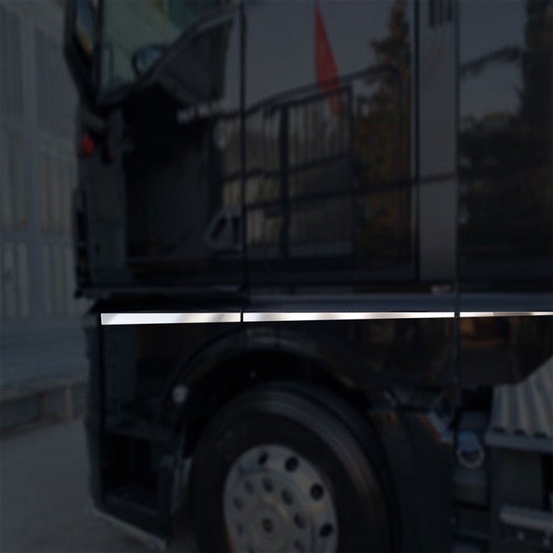 DOOR LATH CHROME TGS/TGX 2021+