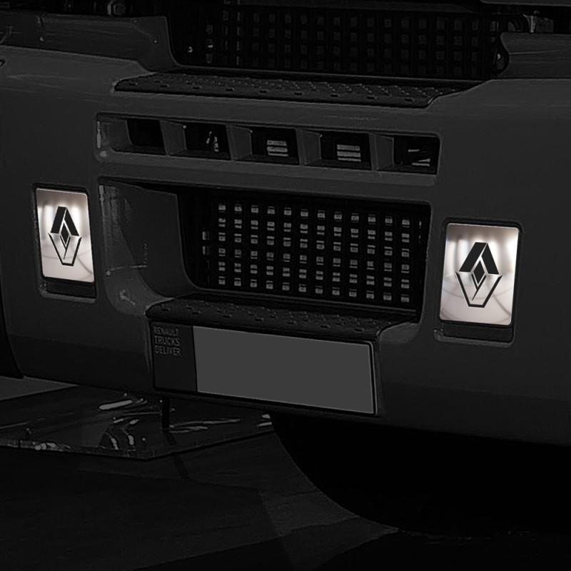 MIDDLE OF BUMPER COVER CHROME PREMIUM MODELS