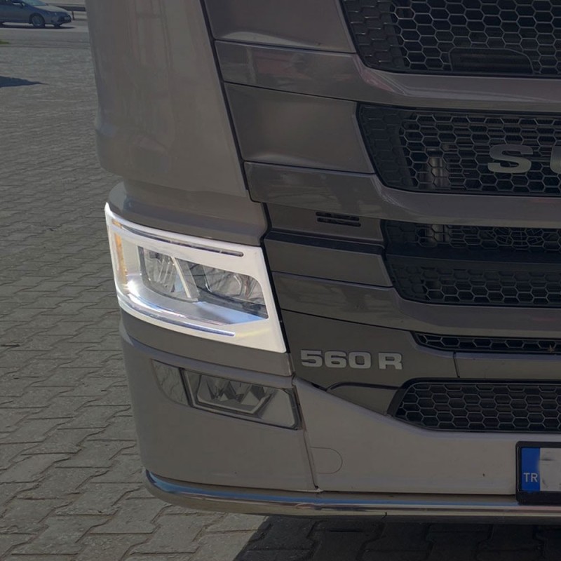 FULL HEADLIGHT EYEBROW S/R 2016+